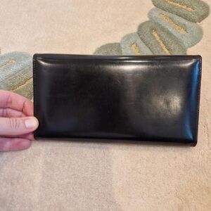 Prada Elegant Black Leather Wallet